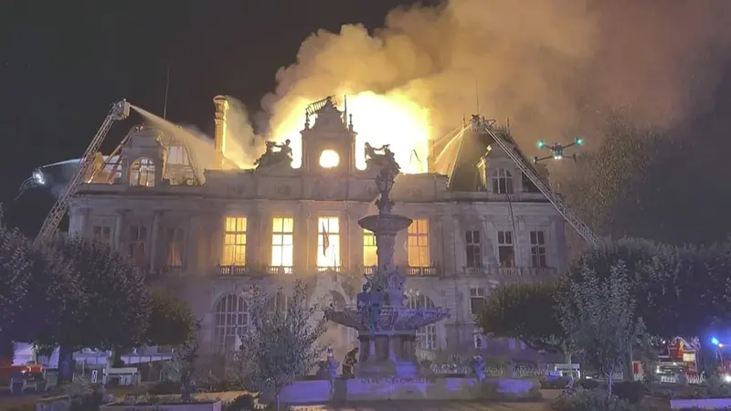 Fire at Limoges town hall during protests over living costs and school conditions in France