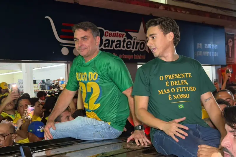 Flávio Bolsonaro’s presidential runoff campaign in Capelinha, Minas Gerais