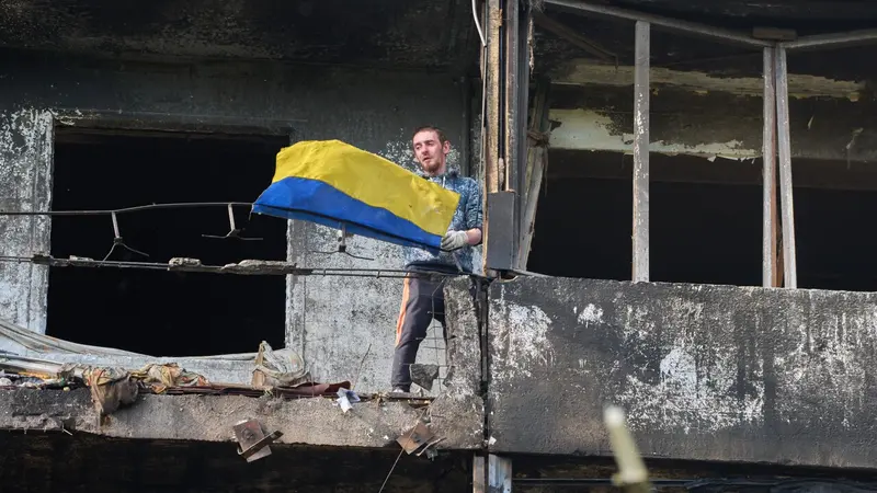 Возобновление украинских ударов по российским НПЗ и разногласия Киева с Вашингтоном